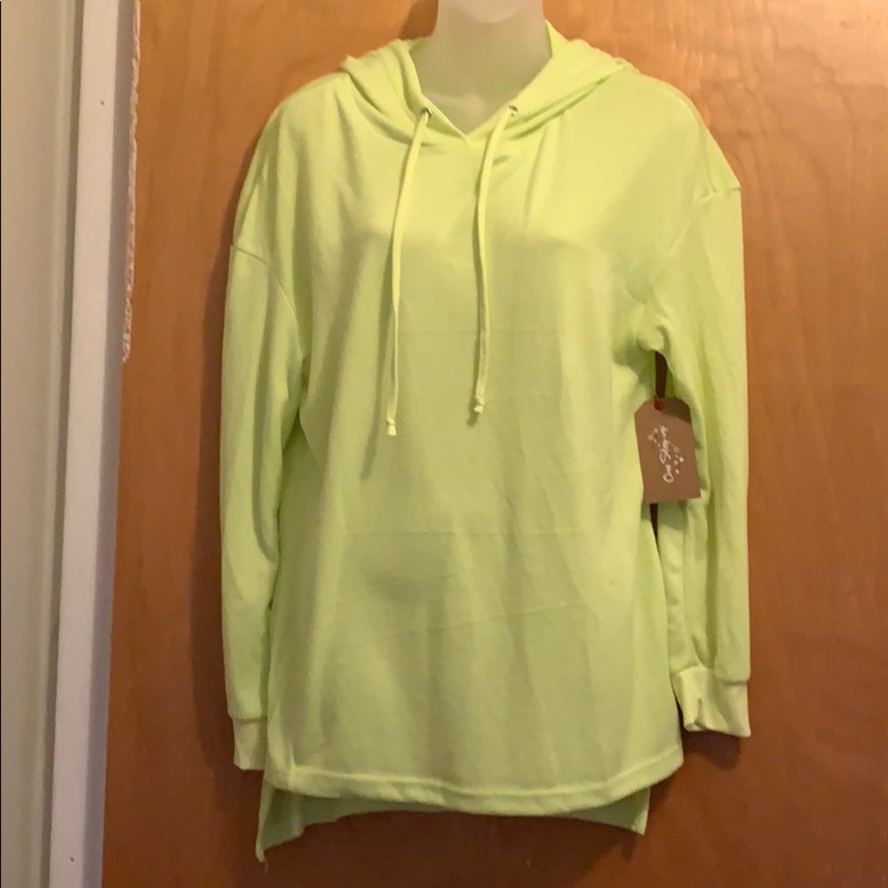 Hoodie light weight Sz small back is made longer